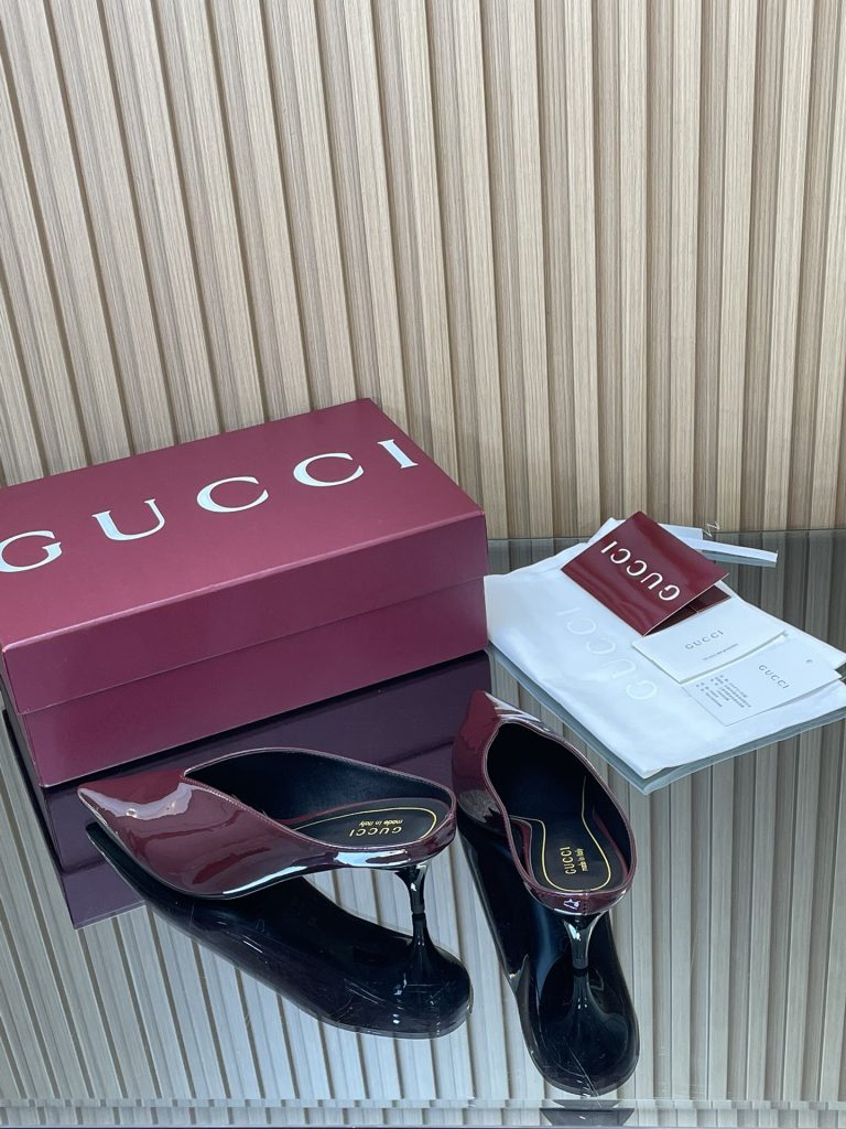 GUCCI グッチ フラットシューズ 本革 通勤 ブラック - 画像 6