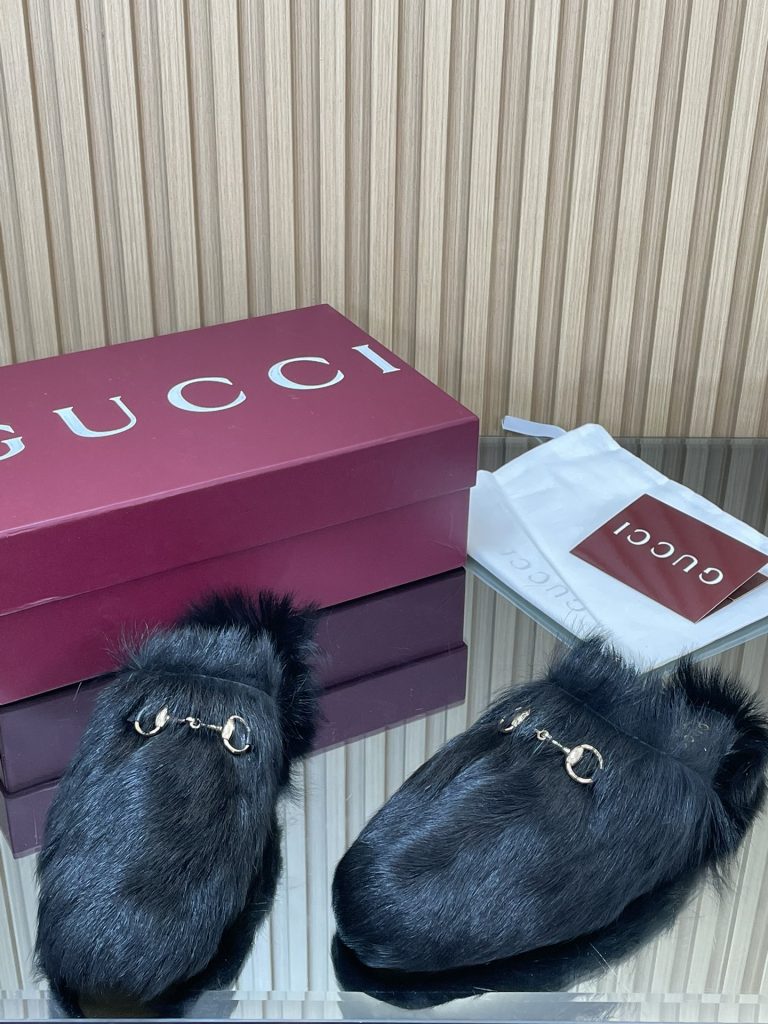 GUCCI グッチ ファークロッグス 本革 ファー ブラック - 画像 7