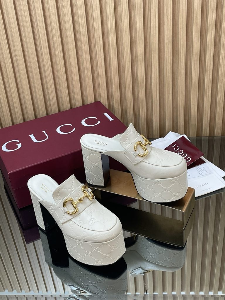 食事会目線で見るGucciの靴の印象