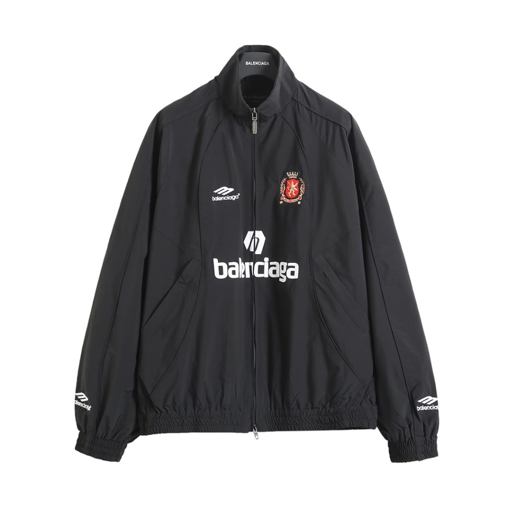 BALENCIAGA バレンシアガ フルジップジャケット ブラック|季節の変わり目で使いやすいファッションアイテムを写真で確認