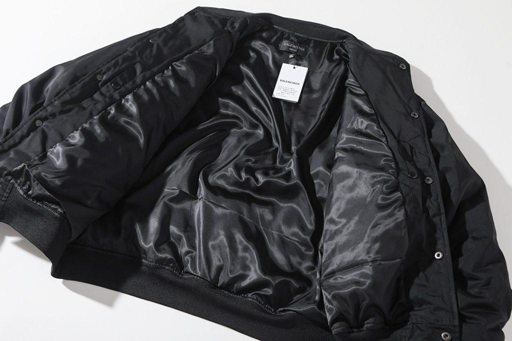 BALENCIAGA バレンシアガ バンダナ フレア袖 パーカー ブラック - 画像 3