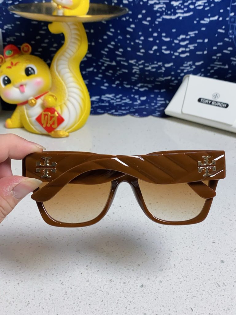 TORY BURCH トリー バーチ サングラス フレーム 2025年新作 大きめ ファッション レディース ブラック - 画像 7