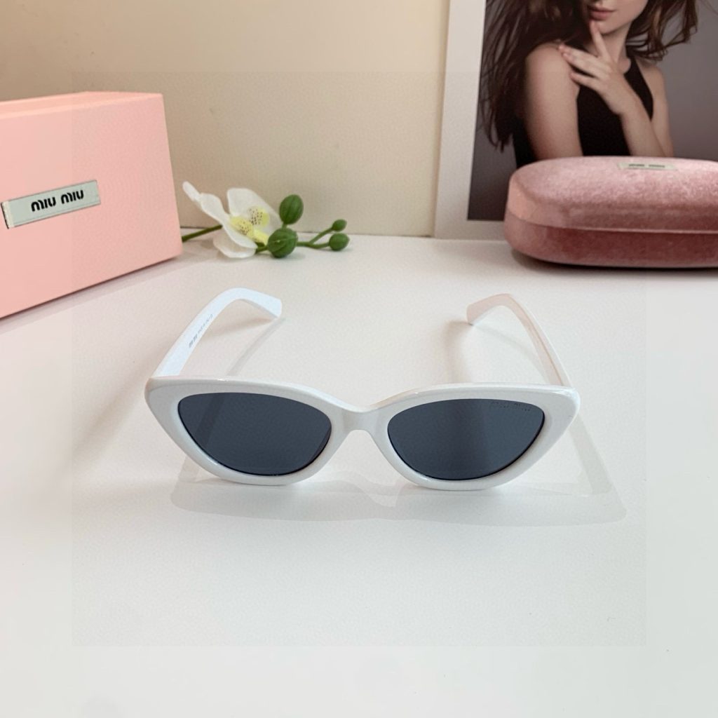 MIU MIU ミュウミュウ サングラス メンズ レディース フェイスプロテクション ブラック ホワイト ブラウン 3色展開 - 画像 5