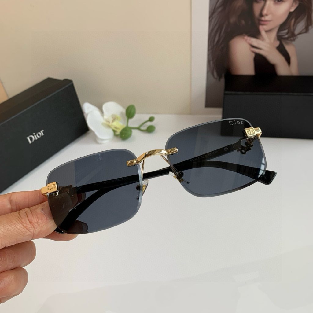 Diorのその他を予算内で探す前に見るブラックのポイント