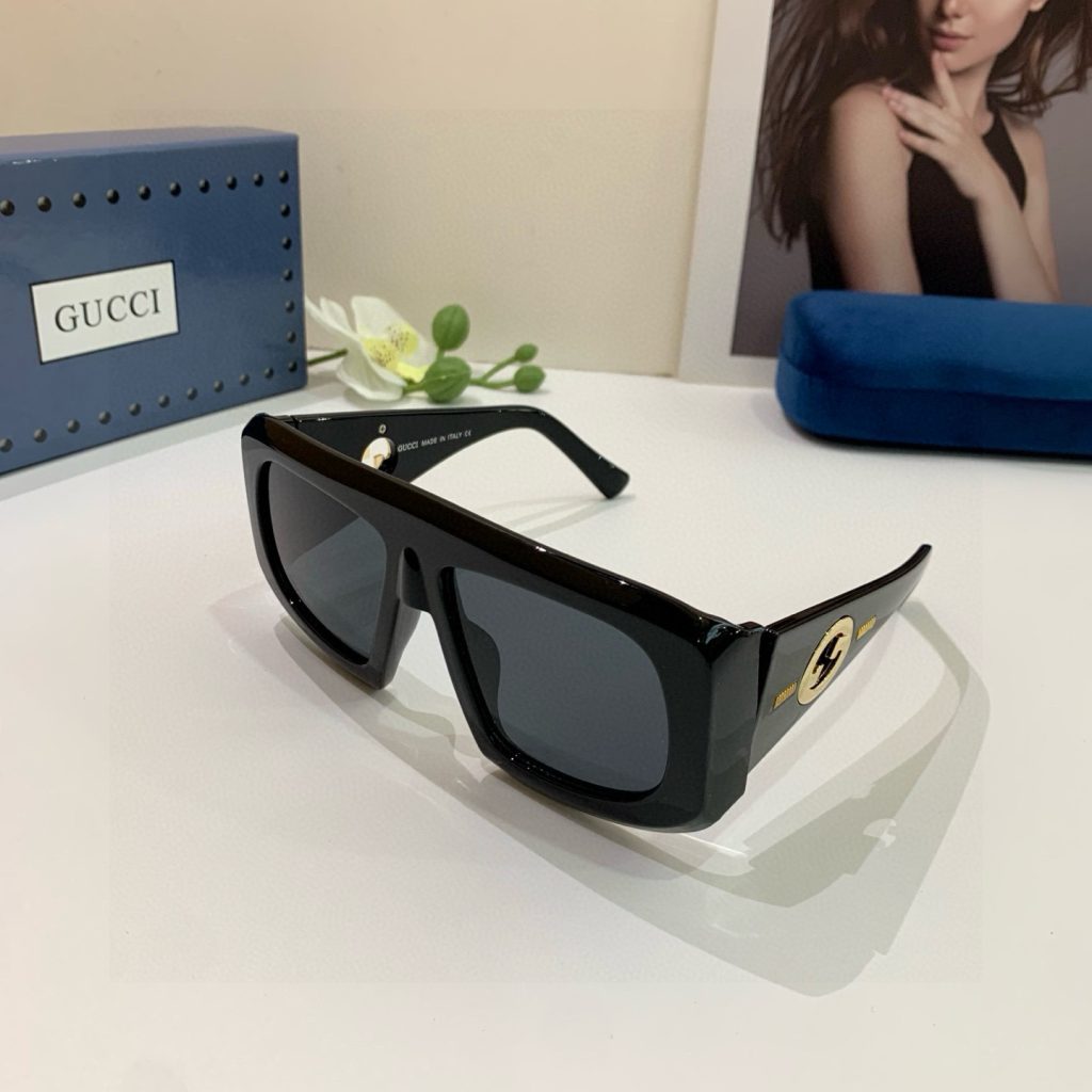 GUCCI グッチ サングラス フレーム太め 7008 53□17-130 ブラック - 画像 2