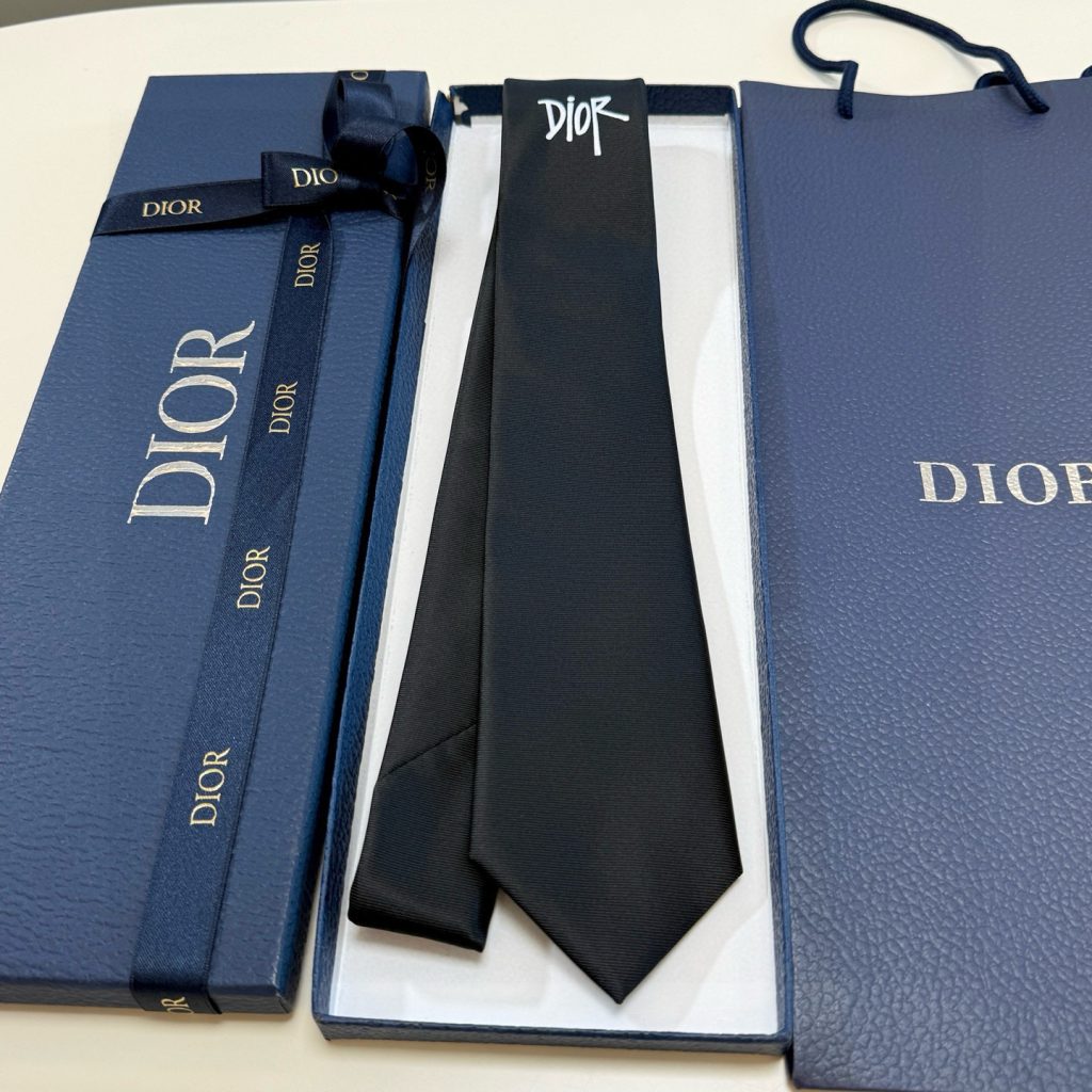 Dior風 ネクタイ ファッション プレゼント ホスト 衣装 高級シルク調 光沢 ネイビー - 画像 5