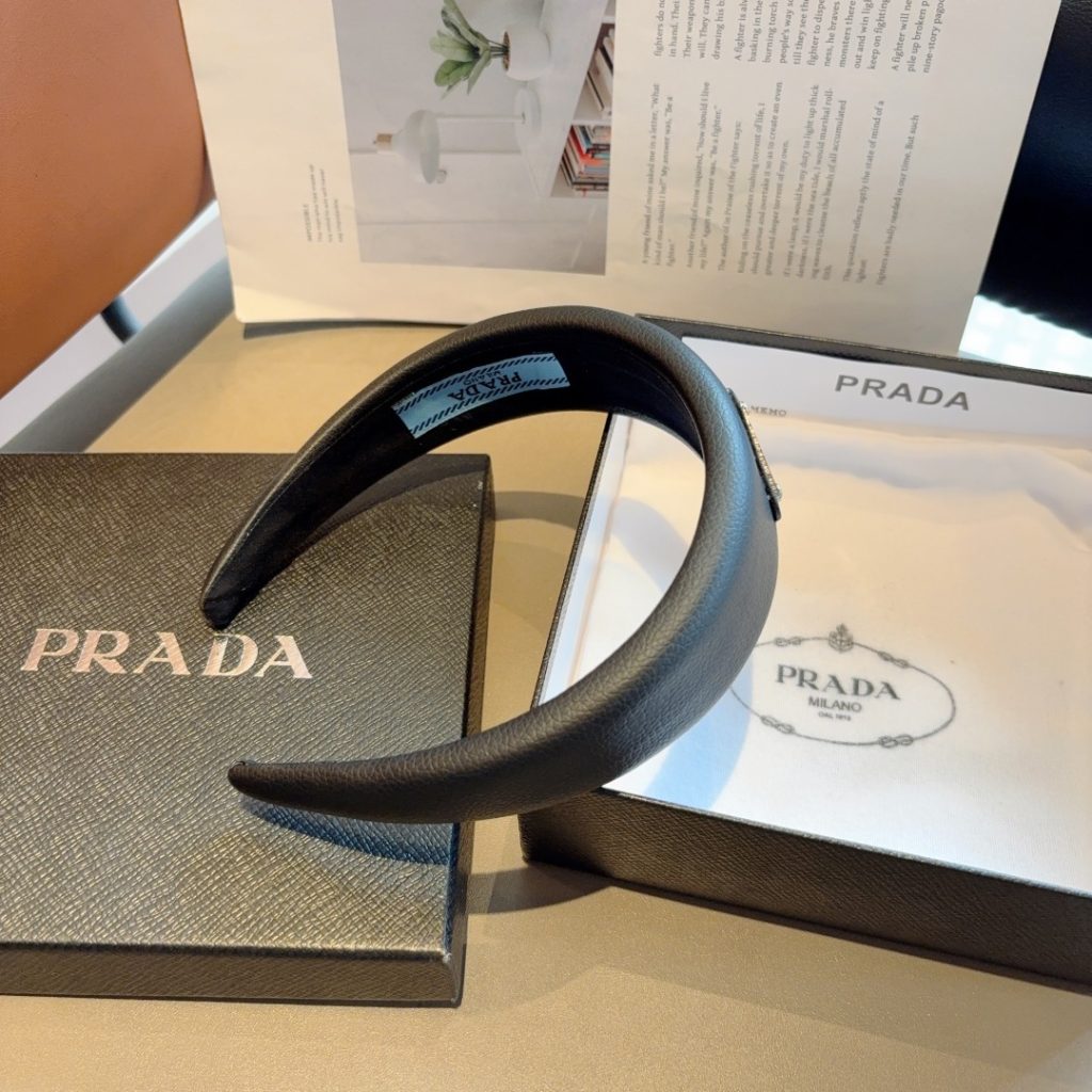 PRADA プラダ ヘッドバンド 本革 三角ロゴ ブラック ホワイト 全2色 - 画像 6