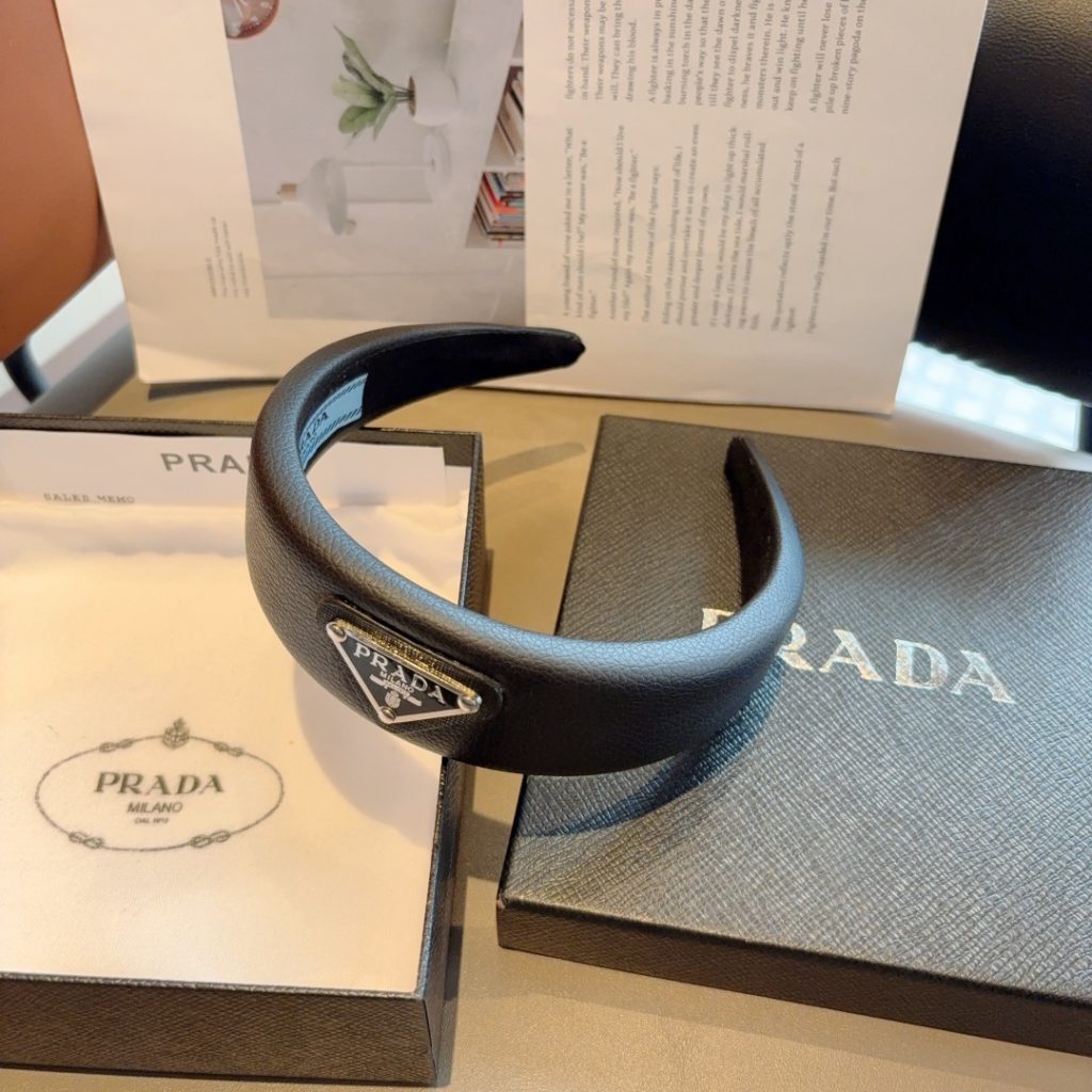 PRADA プラダ ヘッドバンド 本革 三角ロゴ ブラック ホワイト 全2色 - 画像 7
