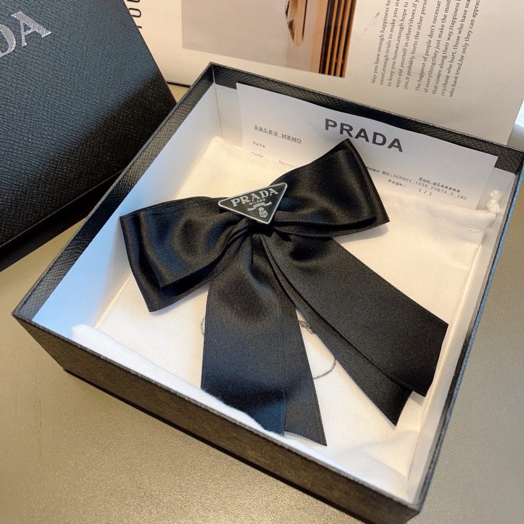 PRADA プラダ ヘアクリップ 本革 ブラック - 画像 7