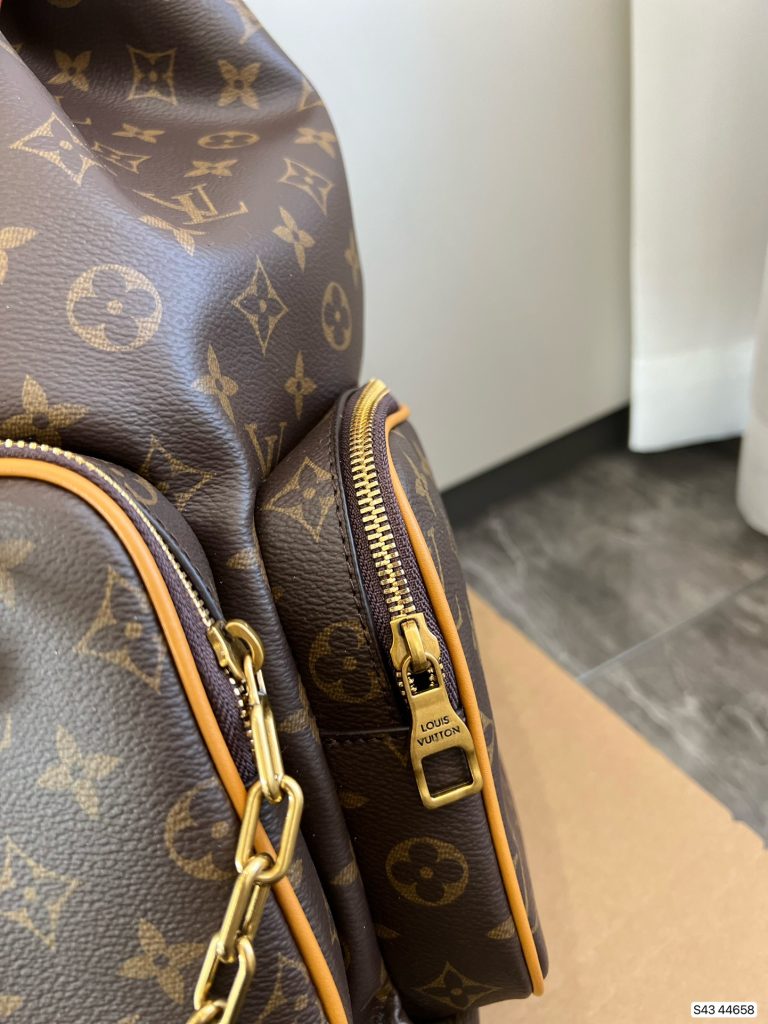ルイヴィトン　LOUIS VUITTON　ヴィトン バッグ　リュック　モノグラム　トリオ・バックパック 　バックパック　ブラウン - 画像 7
