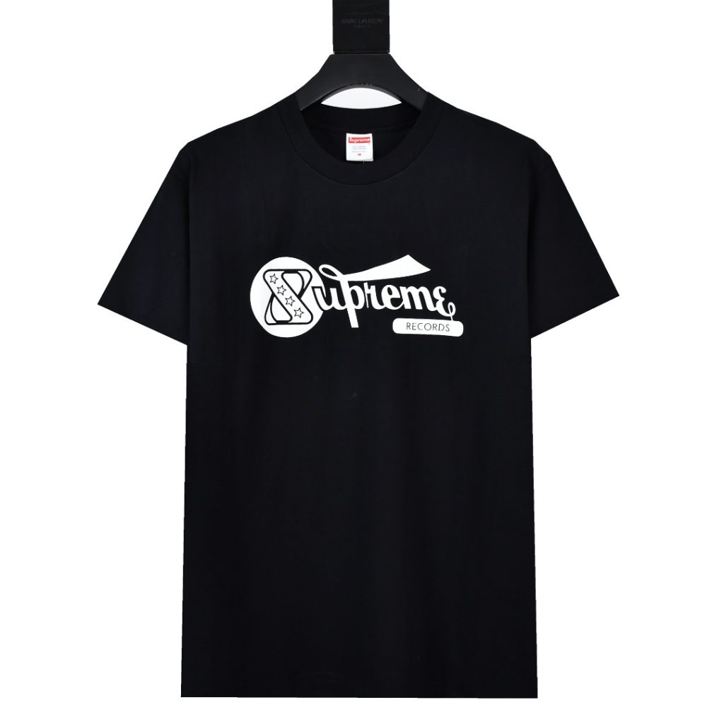 服装選びで迷ったら：Tシャツの価格と使い道