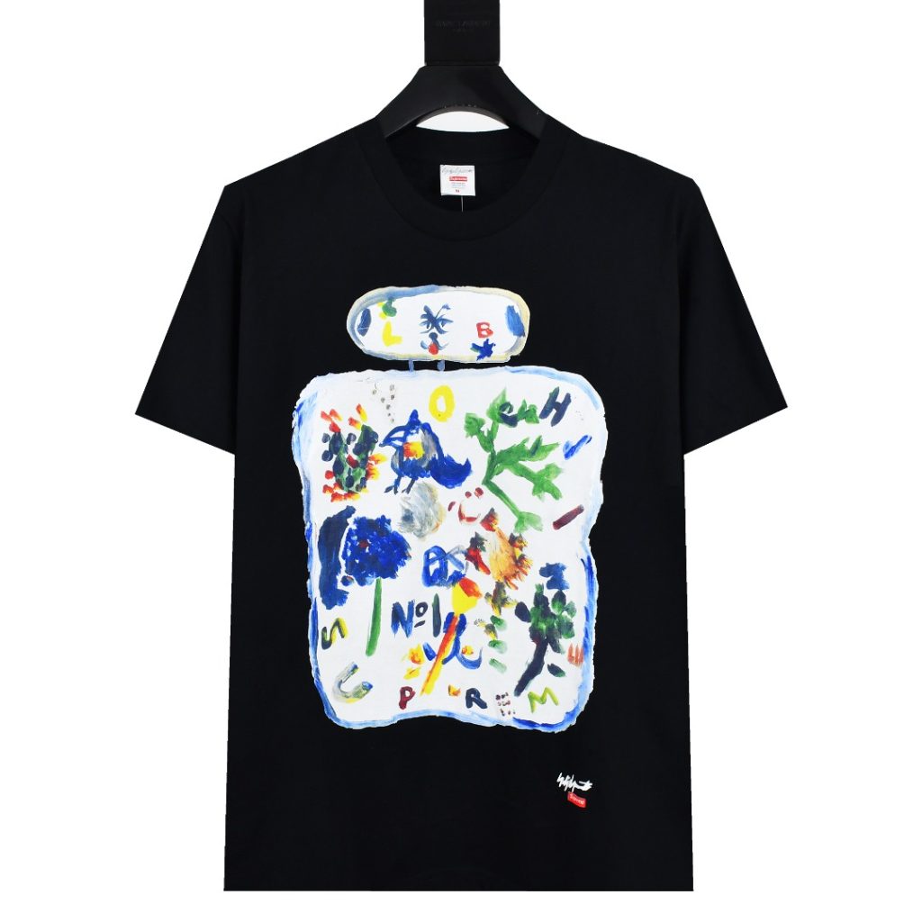 コートの日で見るSupremeのシャツの開け閉め