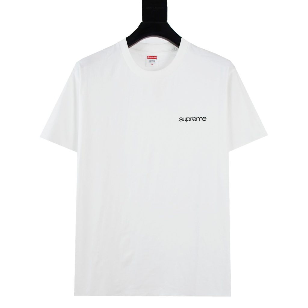 ブラックが映えるTシャツは日常で使いやすいか
