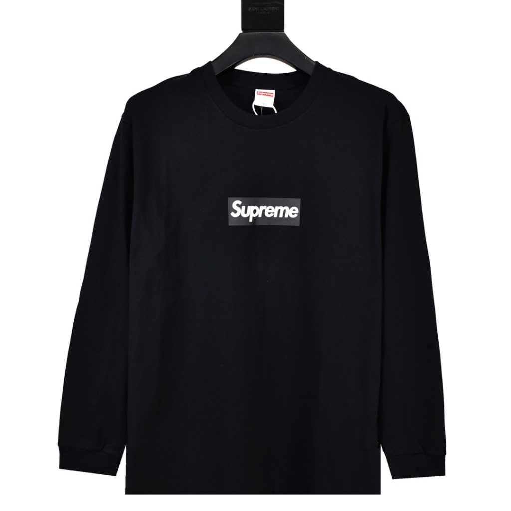 SUPREME スュプリーム ロングスリーブTシャツ ロゴ 本革 全2色｜カフェに使いやすいファッションアイテムを写真で確認