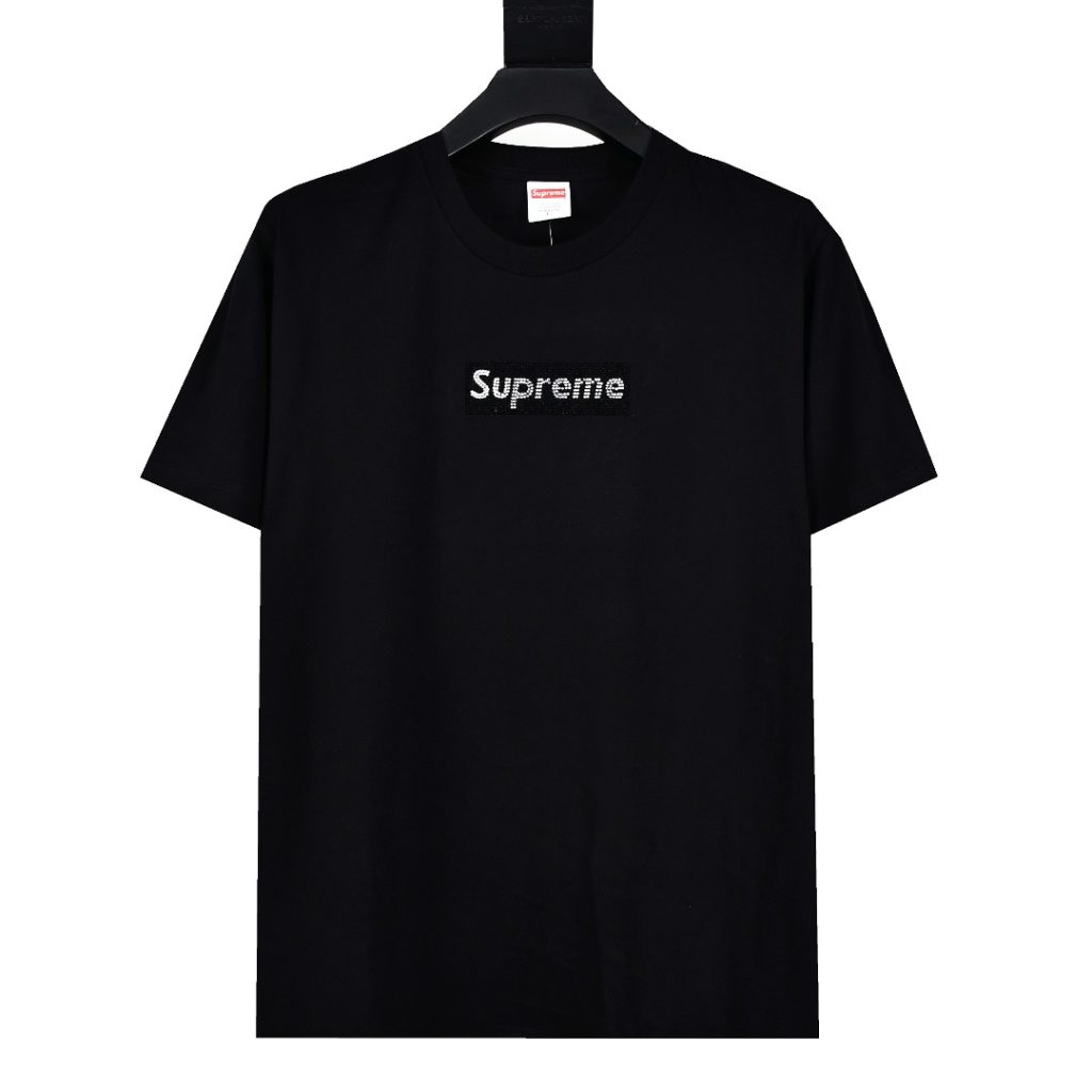 ロゴ系Tシャツを服に合わせるなら見るべき3点