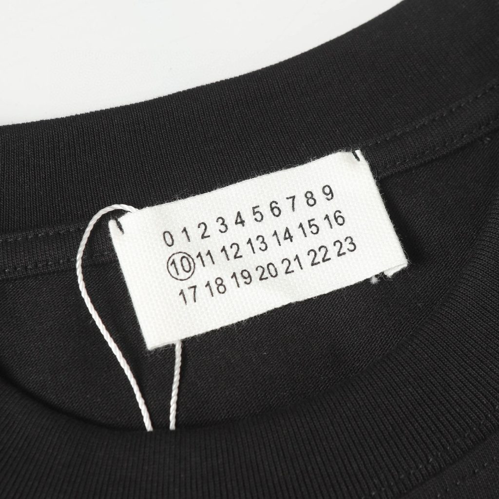 P135Supreme スプリーム MM6 メゾンマルジェラ カラーブラック - 画像 2