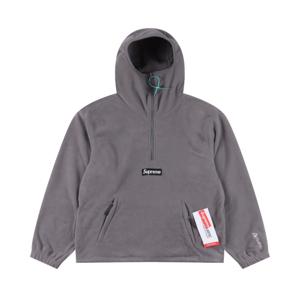 休日の街歩きに合わせやすいSupremeフルジップパーカーの色とシルエット