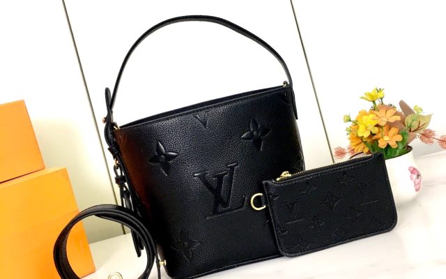 LOUIS VUITTONのショルダーバッグを予算内で探す前に見るモノグラムのポイント