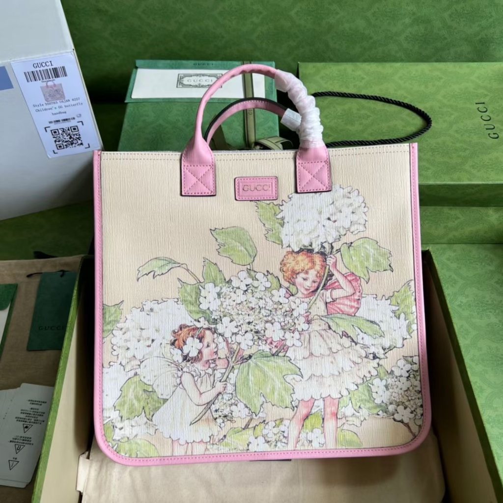 旅行で見るGUCCIのバッグの重さ