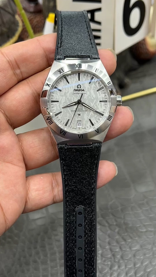 OMEGA オメガ セブンティーン タイプ 41mm ステンレススチール ブラック|長く使うなら確認したい腕時計を写真で確認