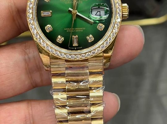 Rolexの腕時計を予算内で探す前に見る写真のポイント