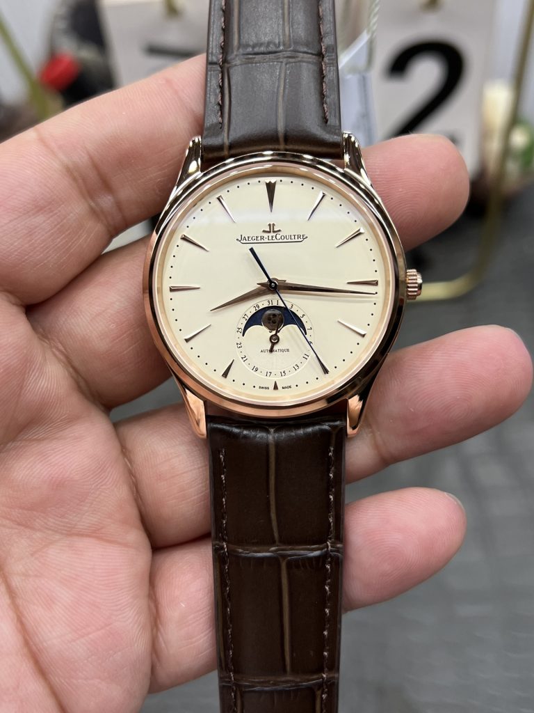 JAEGER-LECOULTRE ジャガー・ルコルト 腕時計 メンズ 月相表示｜休日に毎日に合わせるポイント