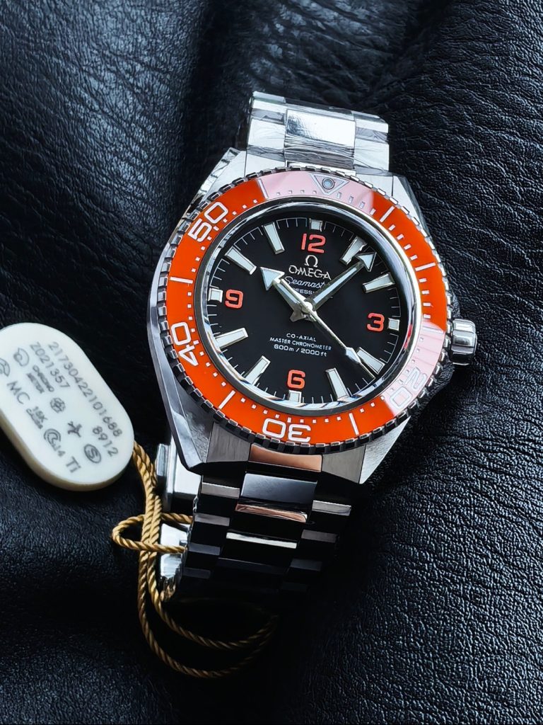 OMEGA オメガ シーマスター 腕時計 メンズ 自動巻き 機械式 600m防水 オレンジ…|ギフトに使いやすい腕時計を写真で確認