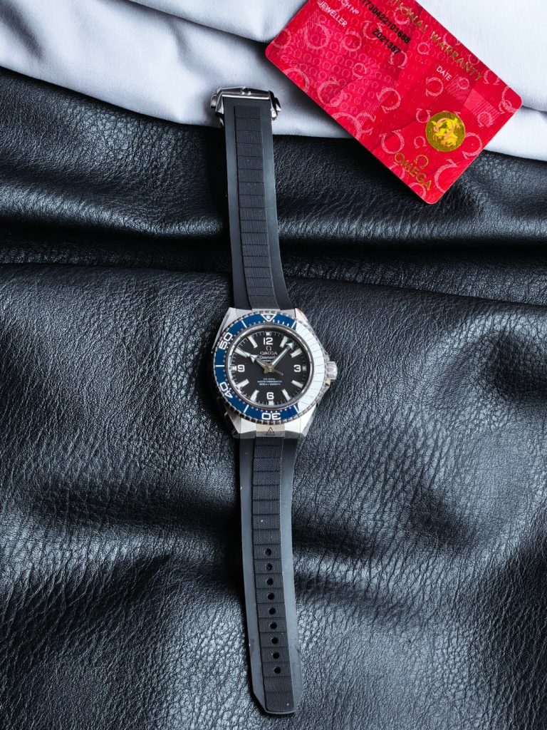 OMEGA オメガ シーマスター 腕時計 メンズ 自動巻き 機械式 42mm ブルーベゼル…|会食に使いやすい腕時計を写真で確認