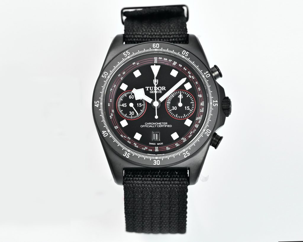 TUDOR ティューダー チタニウム 腕時計 メンズ 自動巻き チタニウム ブラック｜長く使うなら確認したい腕時計を写真で確認