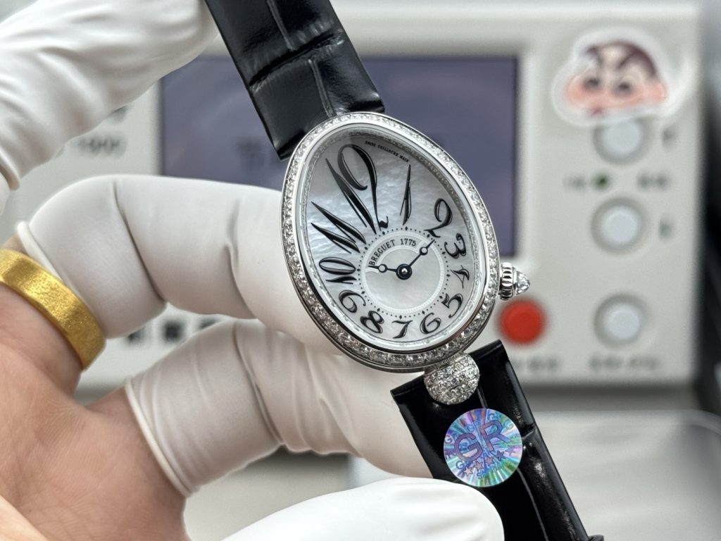 BREGUET ブレゲ オーバル 腕時計 レディース ホワイト文字盤 ダイヤモンド シルバー…｜仕事で使いやすい腕時計を写真で確認