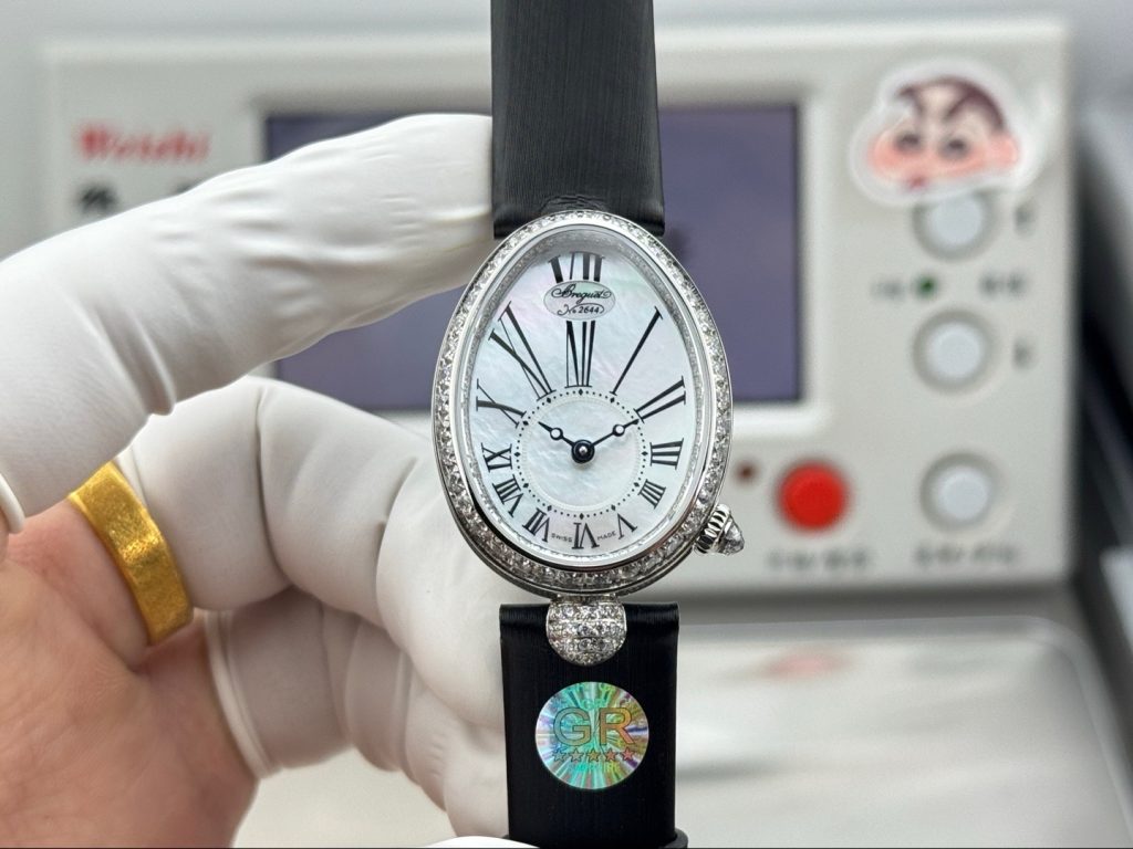 BREGUET ブルジェ エルゴノミクス レディース 腕時計 オーバル型 パール文字盤 ブラ…｜仕事で使いやすい腕時計を写真で確認