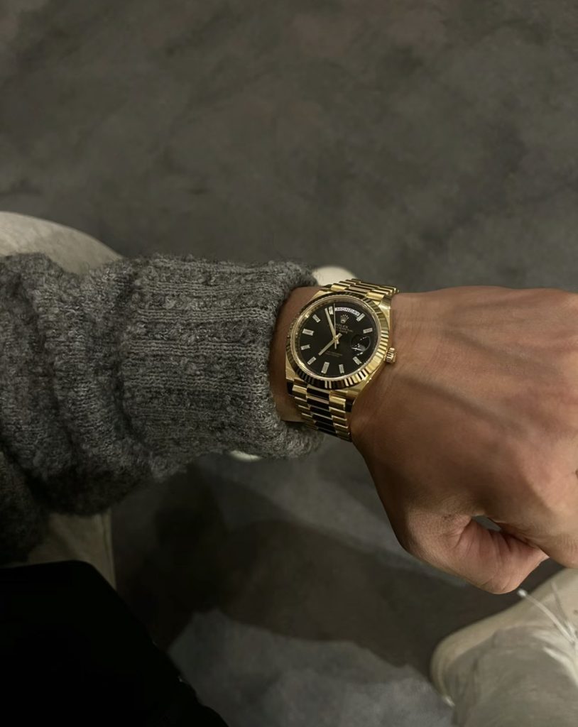 ROLEX ロレックス デイトジャスト 腕時計 メンズ 自動巻き 機械式 ブラック ゴールド…｜会食に使いやすい腕時計を写真で確認