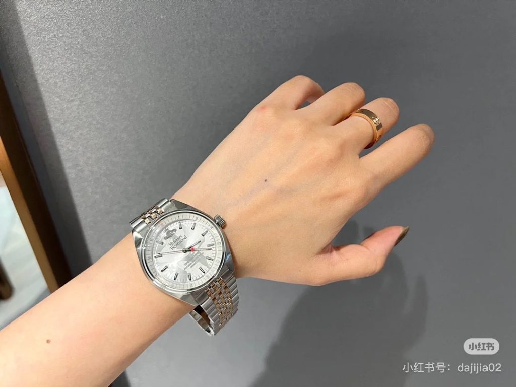 朝の支度に使いやすい腕時計を探す