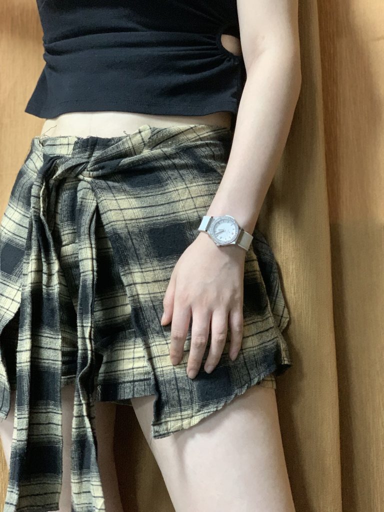 HUBLOT ハブロット 腕時計 レディース シースルーベルト 高級感|休日に予算内で見たいポイント