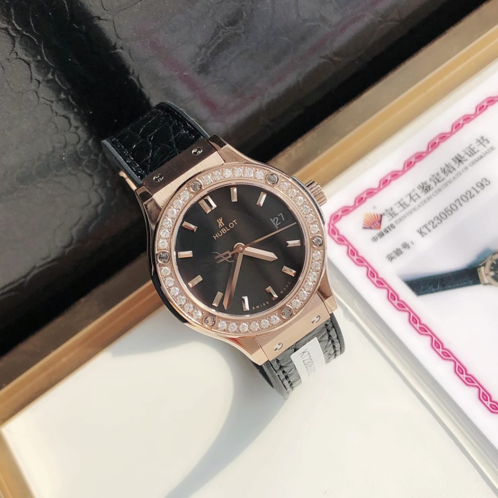 HUBLOT ハブロット 腕時計 レディース ダイヤモンド ブラック カーフレザー ローズゴ…｜休日に使いやすい腕時計を写真で確認
