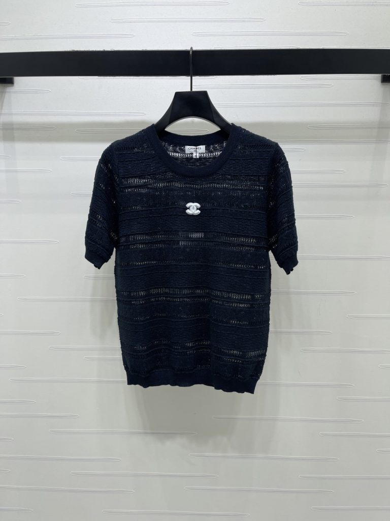 レディース向けTシャツの選び方：写真とサイズ感