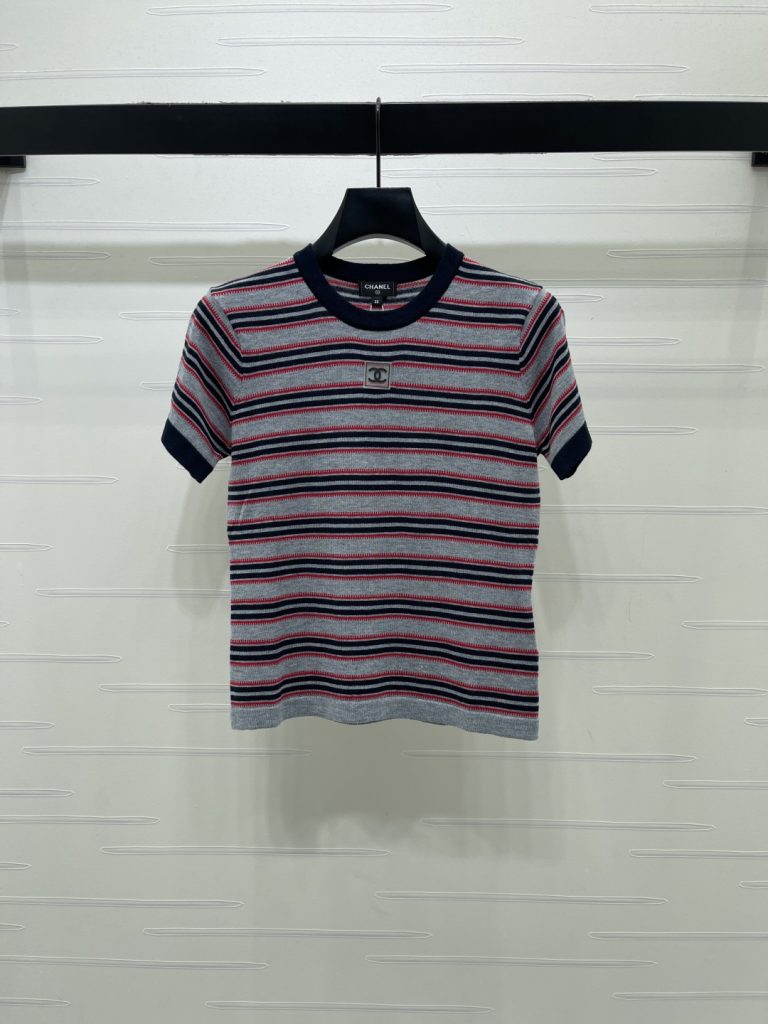 CHANELのTシャツを予算内で探す前に見るブラックのポイント