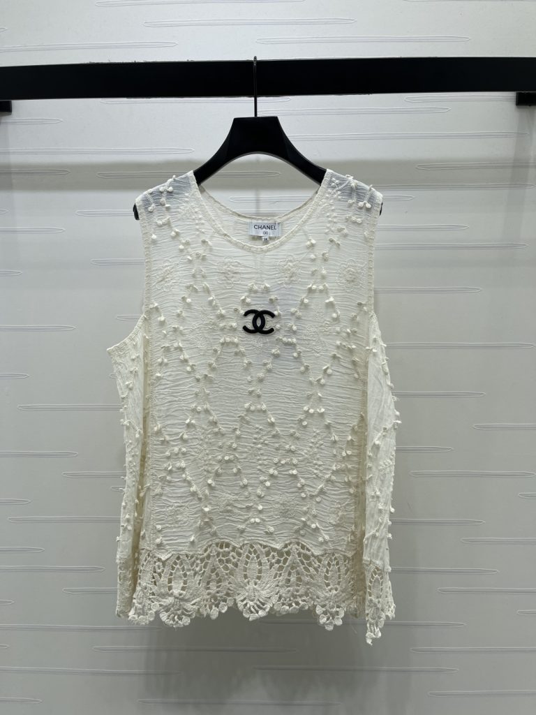 CHANEL シャネル ニット レディース シルエット 菱格模様 ロング丈 ホワイト｜休日に使いやすいファッションアイテムを写真で確認