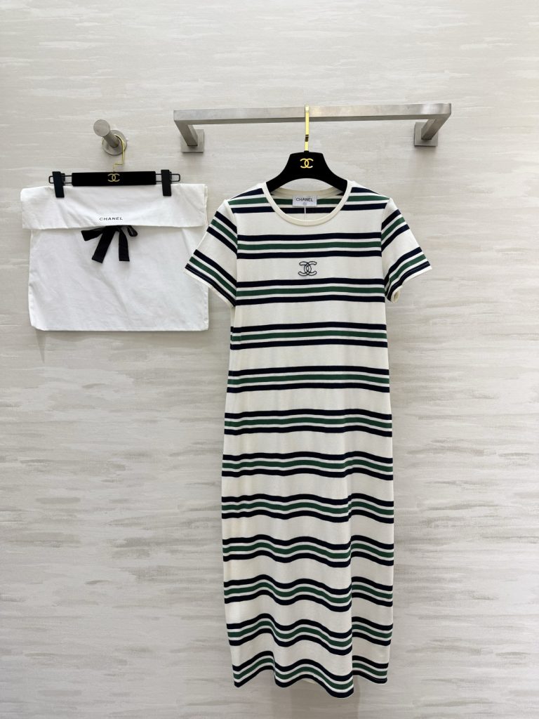 通勤の予定に入れやすいCHANELのシャツの条件