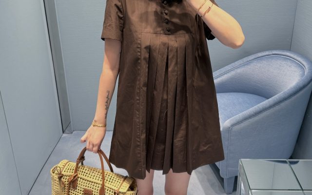ブラウンが映える服装は日常で使いやすいか