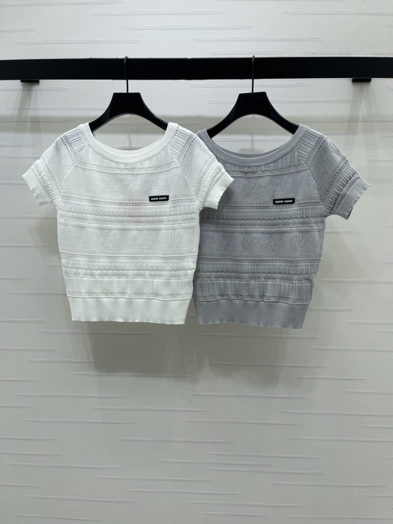 MiuMi ミューミー ニット Tシャツ レディース ロング丈 レース デザイン ホワイト…｜旅行に使いやすいファッションアイテムを写真で…