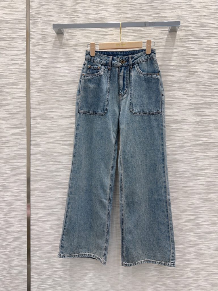 写真系その他を服に合わせるなら見るべき3点