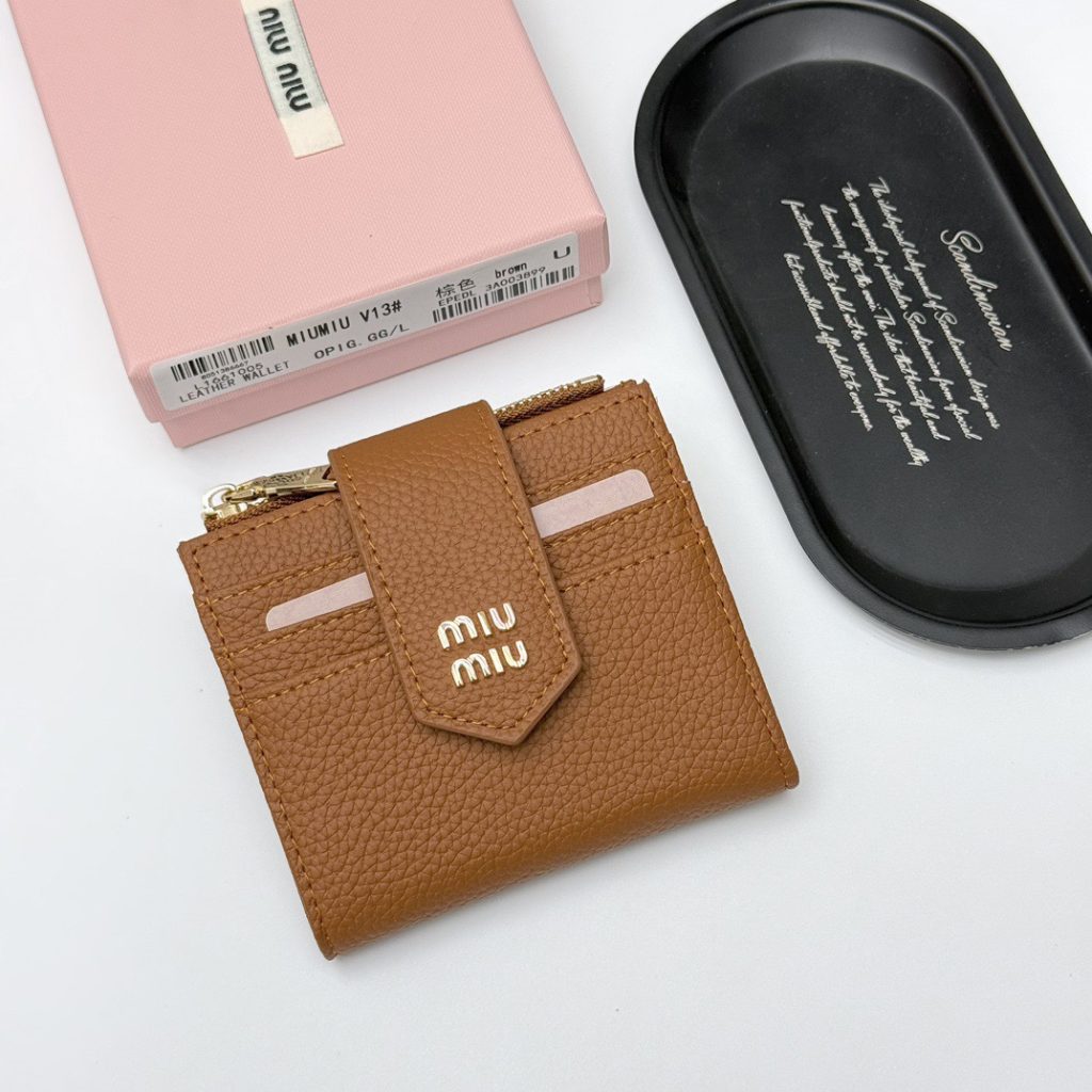 MIUMIU ミウミウ ミニ財布 黒 棕 11.5*10*3 財布・小物｜毎日に失敗しにくい選び方