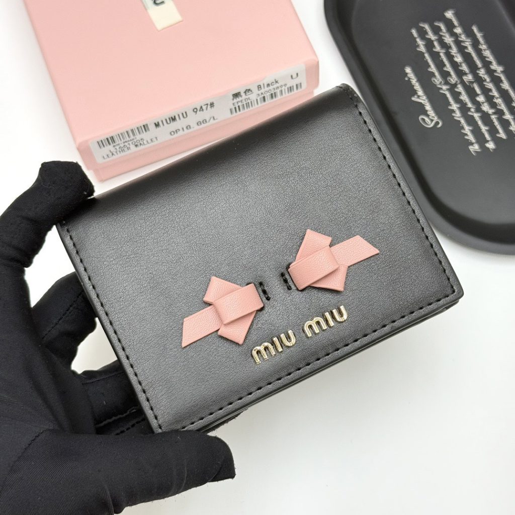 Miu Miu/ミュウミュウ 二つ折り財布 ファスナー ブラック ピンク ライトグレー ダークグレー 全4色展開 - 画像 2