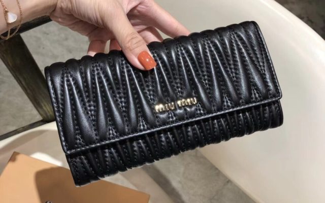 ブランドアイテムの財布・小物を毎日に使うなら確認したいこと