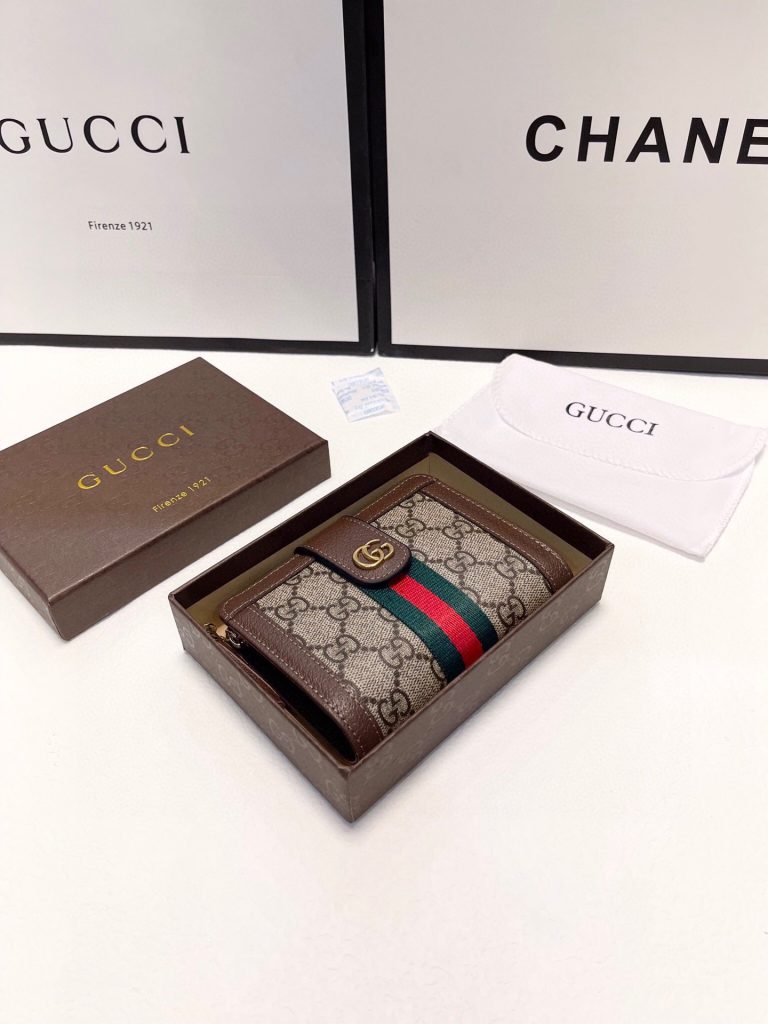 GUCCI グッチ 三つ折り財布 ブラウン レッドグリーンストライプ 財布・小物｜旅行の日に選ぶ前の確認ポイント