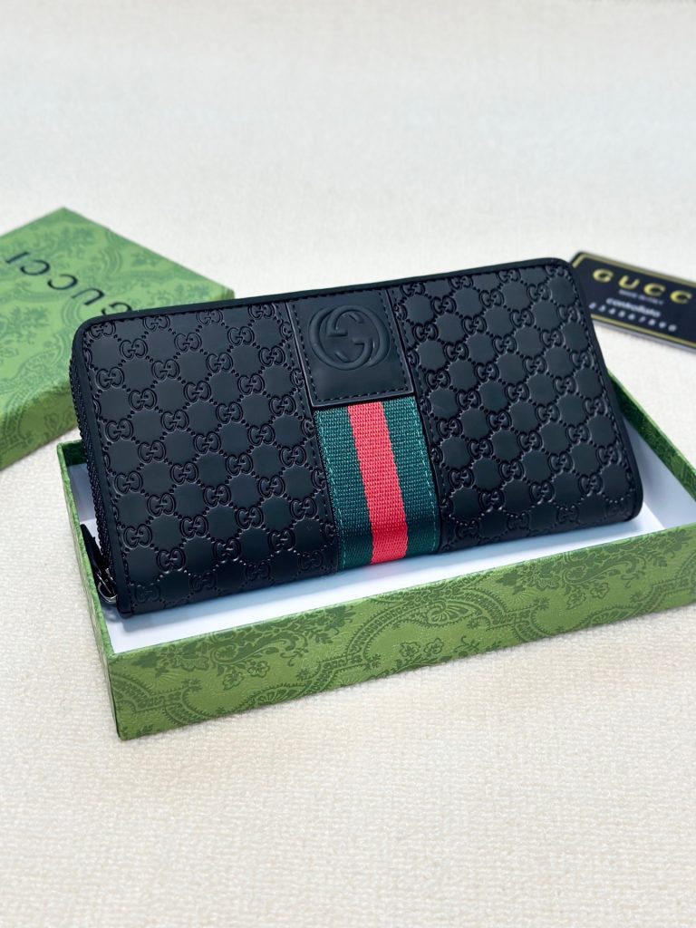通勤目線で見るGucciの財布の印象
