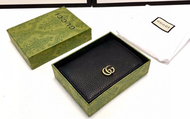 ユニセックスの節約買いに向くカードケースか写真でチェック