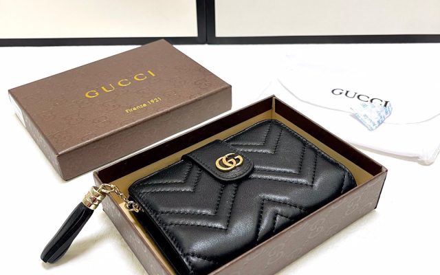 通勤目線で見るGucciの財布の印象