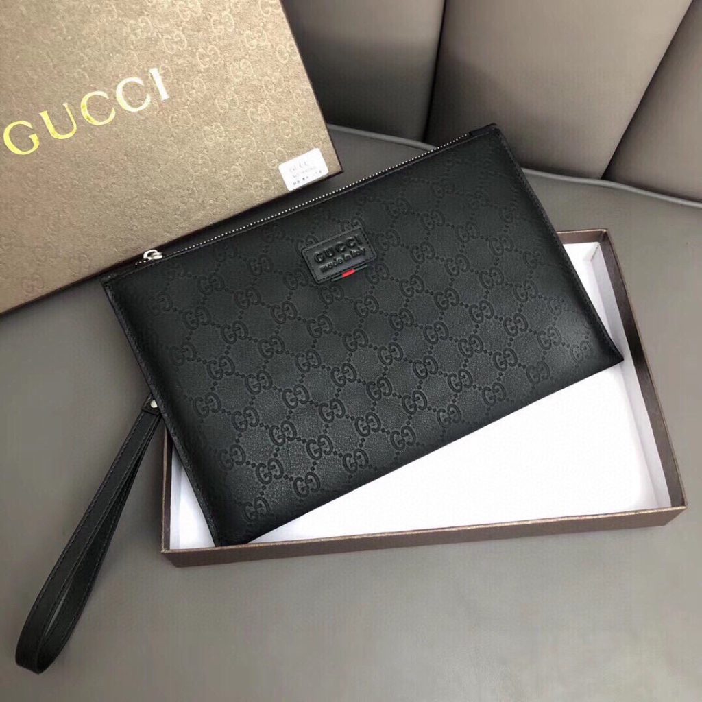 GUCCI グッチ 手帳型財布 メンズ 本革 28×18 黒｜カフェに使いやすいバッグを写真で確認